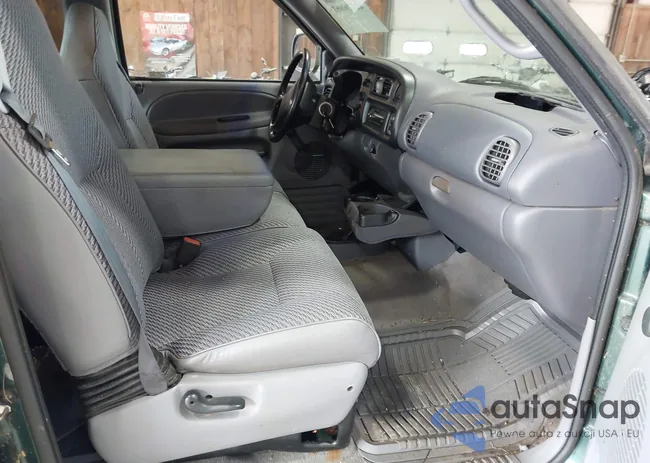 3B7HF13Y8WG212979: 42726061