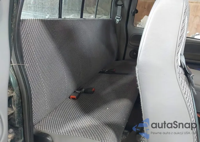 3B7HF13Y8WG212979: 42726061