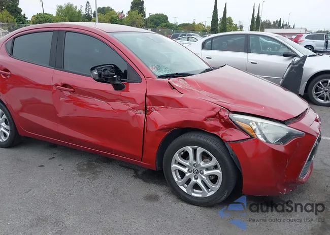 3MYDLBYV6JY332604: 42726098