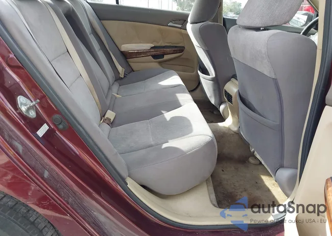 1HGCP2F88AA094045: 42726153