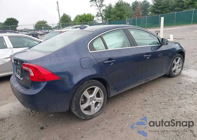 YV1622FS8C2124965: 42727242