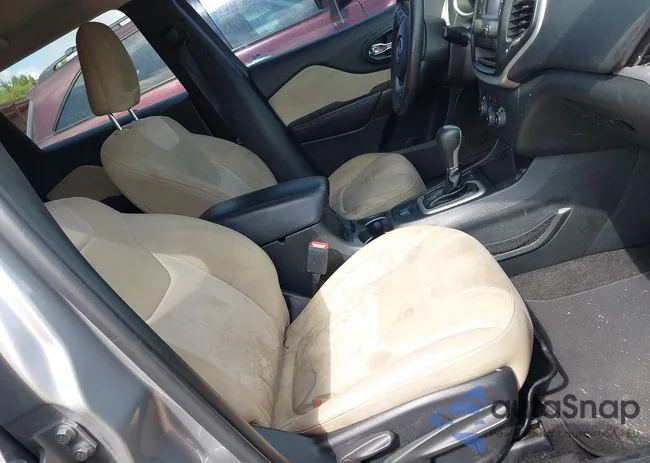 1C4PJLAB7GW165838: 42728143