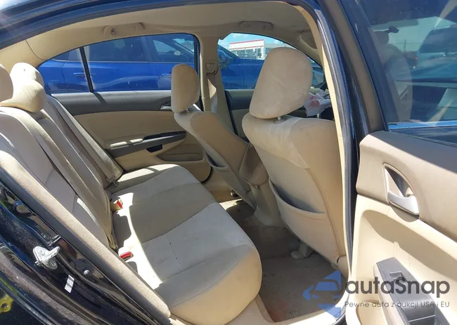 1HGCP2F44AA146333: 42728397