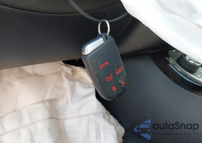 3C4NJDCB0JT329700: 42728056