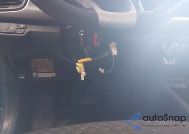 3KPA25AD1LE351928: 42728106