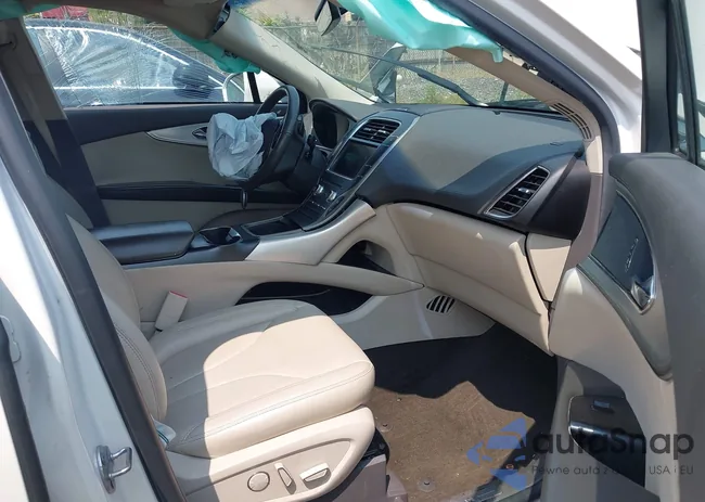 2LMPJ8J90KBL65609: 42728107