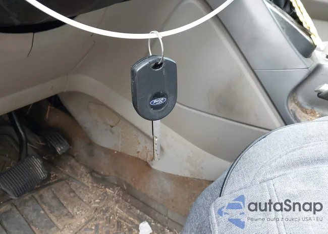 1FMCU0GX4EUB21811: 42728133