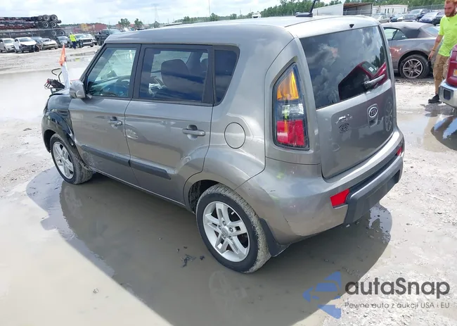 KNDJT2A2XB7216312: 42729325