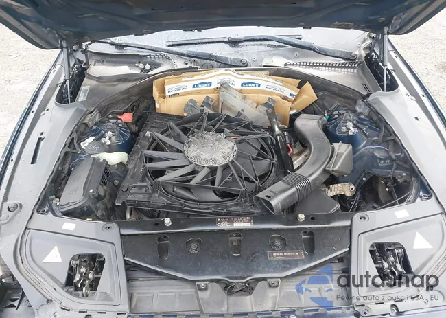 WBAFR9C53BC617693: 42729557