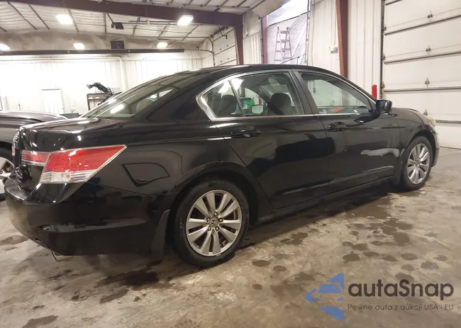 1HGCP2F7XCA221839: 42729642