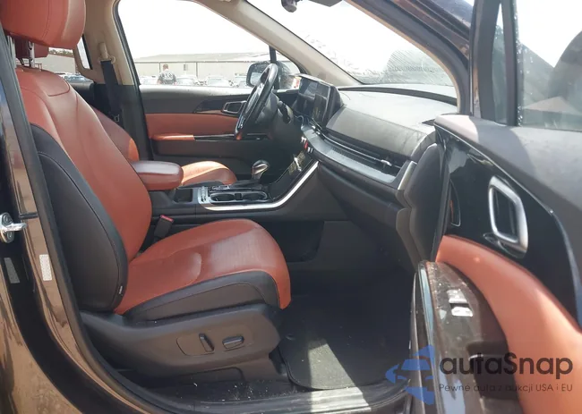 KNDNE5H39N6188010: 42728811