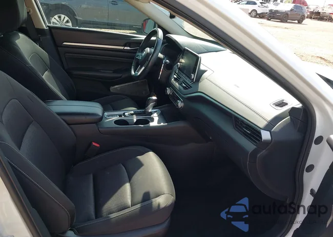 1N4BL4DV8KC152953: 42729060