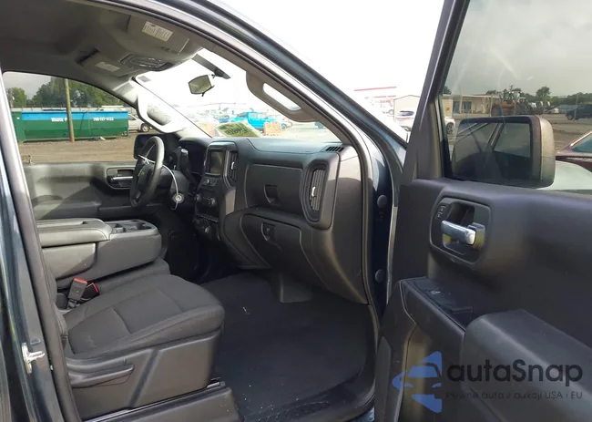 3GCPYBEH8LG201517: 42730151