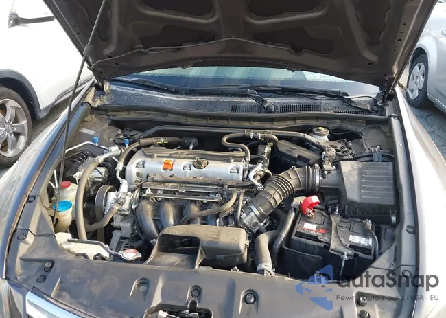 1HGCP2F8XCA044105: 42730326