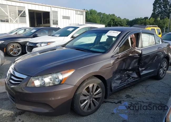 1HGCP2F8XCA044105: 42730326