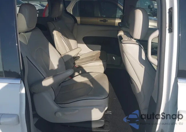 2C4RC1N71JR105485: 42730620