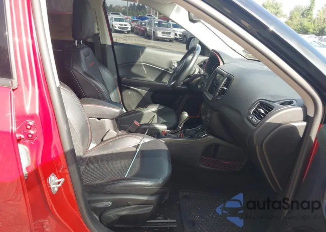 3C4NJDDB8KT671265: 42729805