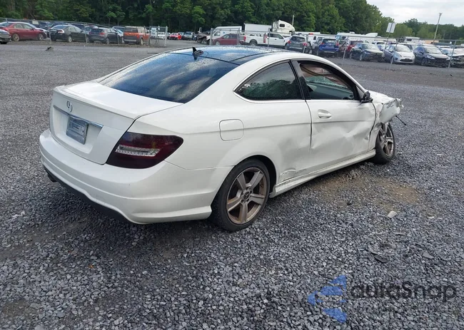 WDDGJ4HB8CF884401: 42730123