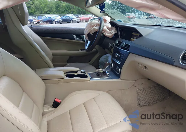 WDDGJ4HB8CF884401: 42730123