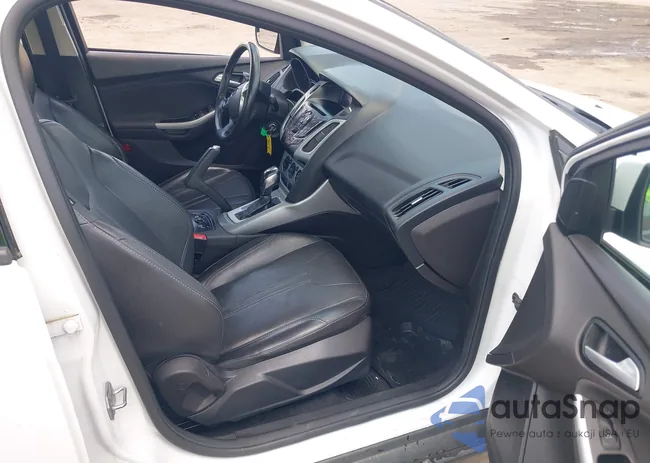 1FADP3F27EL251021: 42730127