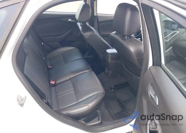 1FADP3F27EL251021: 42730127