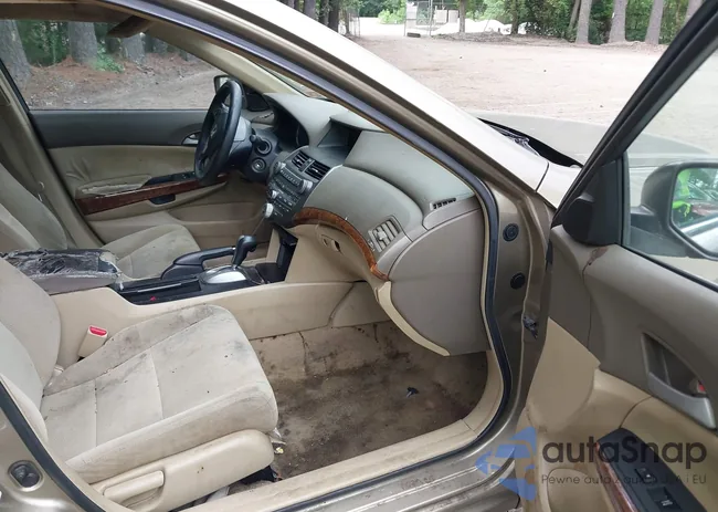 1HGCP26719A139653: 42731186