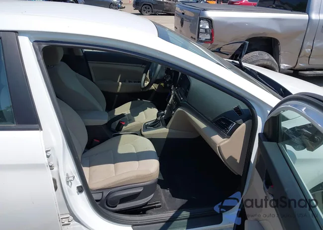 5NPD84LF6JH227912: 42731310