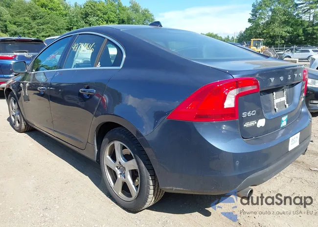 YV1612FH9D2178834: 42731446