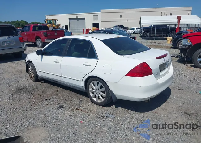 1HGCM66336A058243: 42732332