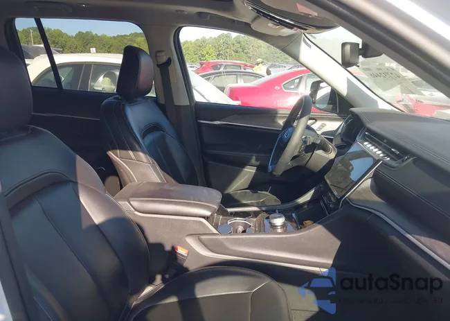 1C4RJHBG7PC586945: 42732446