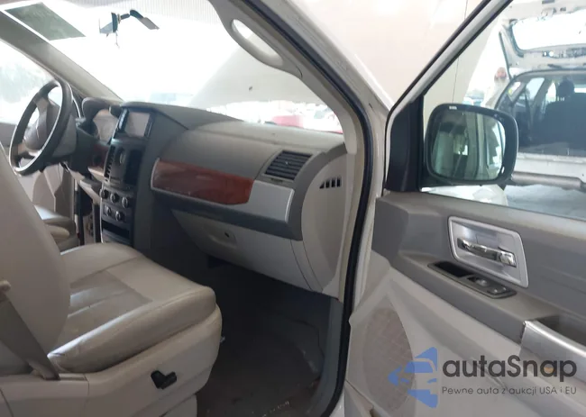 2A8HR54PX8R600614: 42731779