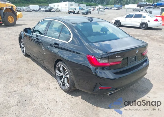 3MW5R7J02L8B13099: 42732909