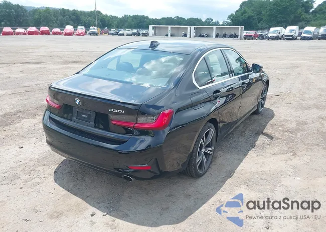 3MW5R7J02L8B13099: 42732909