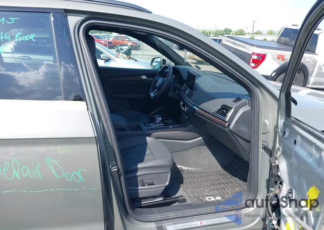 WA1EAAFY4P2187063: 42733064