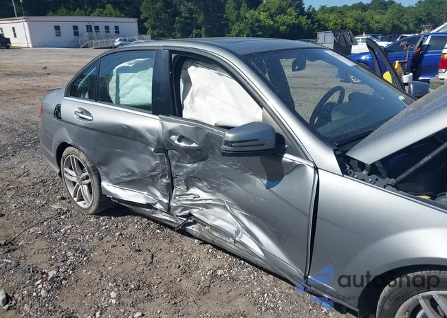 WDDGF4HB5DR261903: 42734617