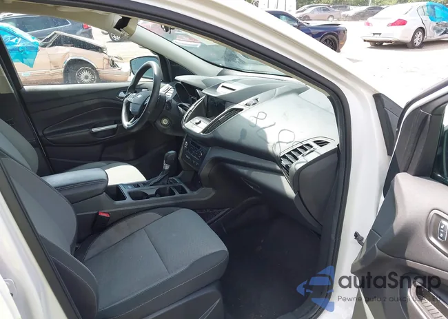 1FMCU0GD9HUD52472: 42733878