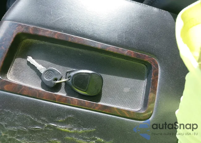 1GKS1EEF2BR310167: 42733879