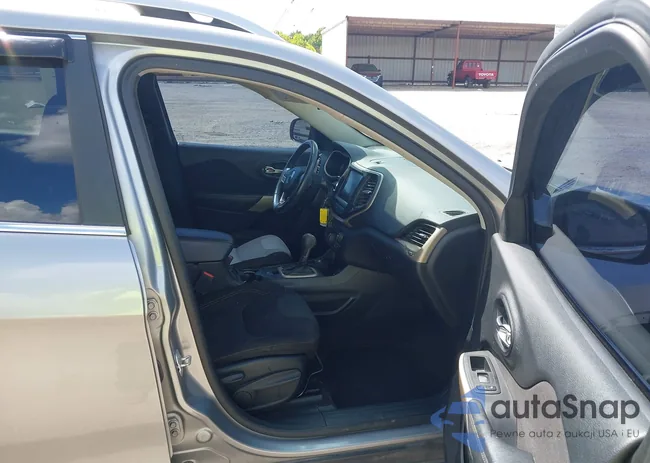 1C4PJMCB7HW656852: 42734111