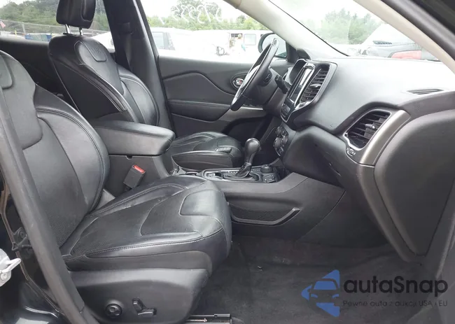 1C4PJMDNXKD211856: 42735357