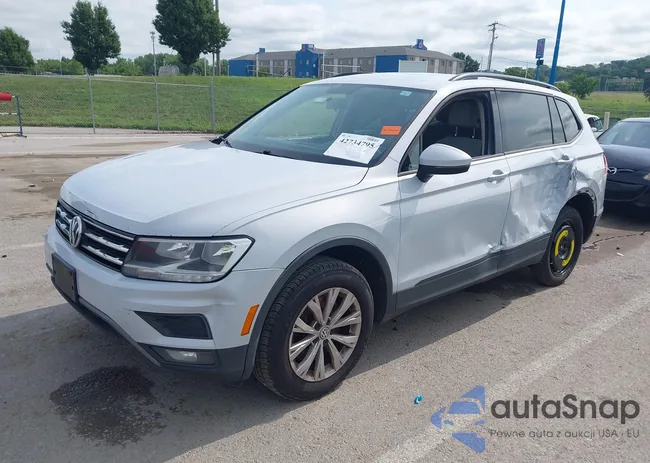 3VV0B7AX2JM013833: 42734795