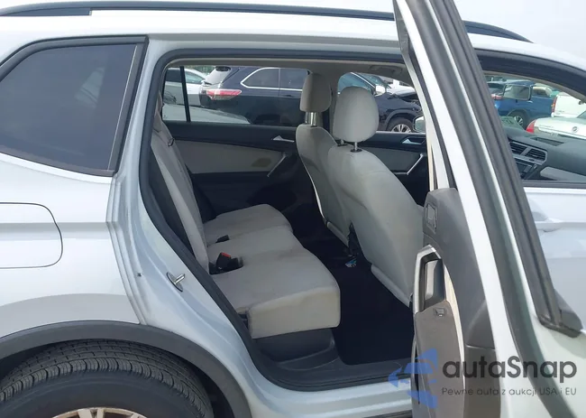 3VV0B7AX2JM013833: 42734795