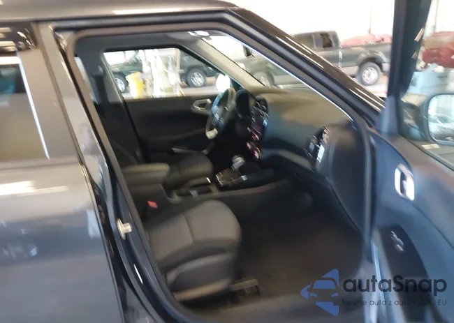 KNDJ33AU6L7085176: 42736606