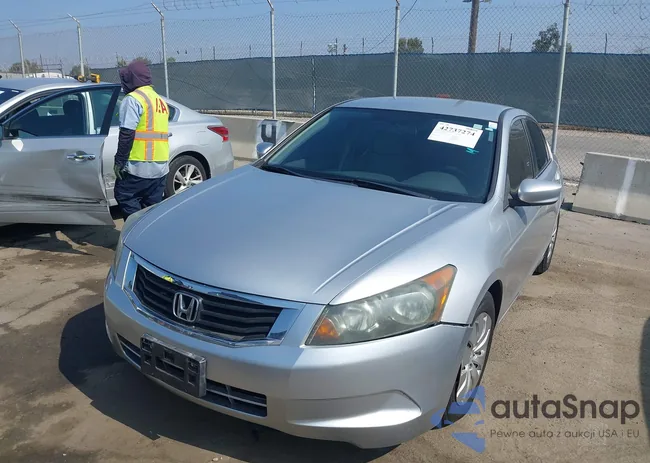 1HGCP2F30AA196590: 42737274