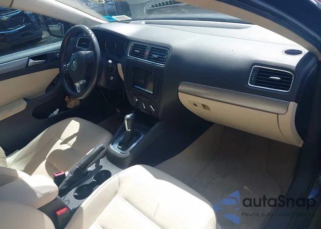 3VWLL7AJ3EM232789: 42737539