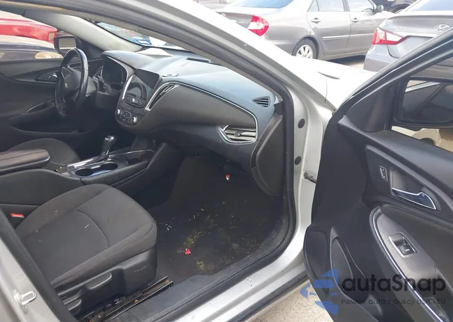 1G1ZD5ST0JF143540: 42737601