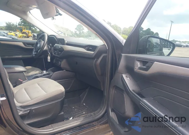 1FMCU0F61MUB00230: 42738157