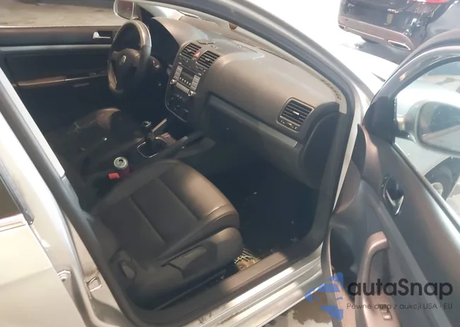 3VWEF71K47M068805: 42738185