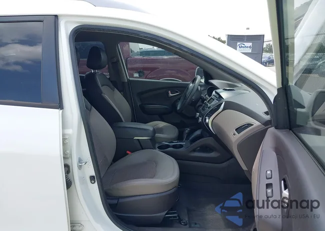 KM8JU3AC2DU689195: 42738688