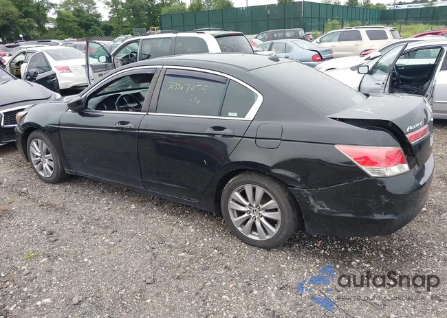 1HGCP2F82BA080515: 42738047