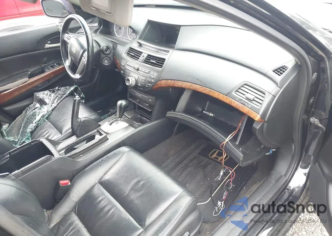 1HGCP2F82BA080515: 42738047